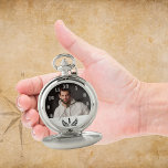 Maßgeschneidertes Foto Nummer 1 Vater Taschenuhr<br><div class="desc">Vorlage für Ihr eigenes Foto des besten Vaters,  Papa in der Welt. Ein weißer Rahmen mit schwarzem Text. Weiße Zahlen von 8 bis 4. Ein Geburtstag oder ein Weihnachtsgeschenk für Ihren Vater. Ein schwarzer,  klassischer Kranz und die Nummer 1.</div>