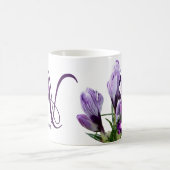 Maßgeschneidertes lila Blumennadel-Monogramm Kaffeetasse (Mittel)