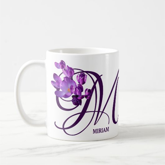Maßgeschneidertes Miriam-Name violett blühend Mono Kaffeetasse (Links)