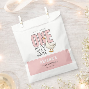 Maßgeschneidertes, modernes Rosa Albernes Gänsestü Geschenktütchen