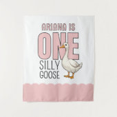 Maßgeschneidertes, modernes Rosa Albernes Gänsestü Wandteppich (Vorderseite)