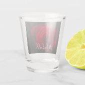 Maßgeschneidertes Monogramm rote Rose Vintages Fot Schnapsglas (Rückseite)