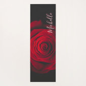Maßgeschneidertes Monogramm rote Rose Vintages Fot Yogamatte (Rückseite)
