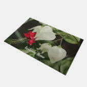 Maßgeschneidertes Türdesign Rote und weiße Blume Fußmatte (Schrägansicht)