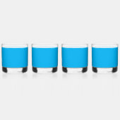 Massiver, leuchtend blauer Hintergrund Whiskyglas (Hinten)
