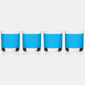 Massiver, leuchtend blauer Hintergrund Whiskyglas (Rechts)