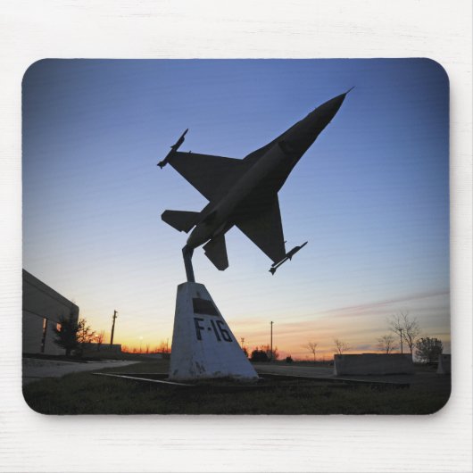 Maßstabsmodell eines F-16 C-Kampffalken Mousepad (Vorne)