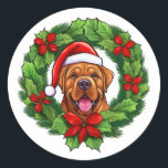 Mastiff Christmas Wreath Runder Aufkleber<br><div class="desc">Fügen Sie Ihrer Urlaubskorrespondenz eine festliche Touch mit unseren festlichen Weihnachtskreidemarken von Mastiff hinzu! Diese bezaubernden Labels zeigen eine lebendige Abbildung eines grünen Weihnachtsschadens,  wobei das zauberhafte Lächeln eines Mastiffs in der Mitte eine fröhliche rote Weihnachtsmannmütze trägt. Diese hochwertigen Etiketten sind perfekt für Hundefreunde und Urlauber geeignet.</div>