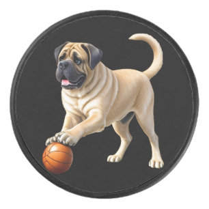 Mastiff englische Dogge mit Ball im Urlaub Eishockey Puck