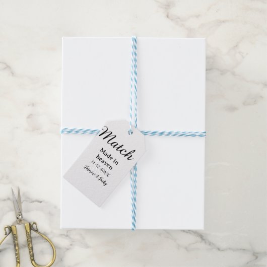 Match made in heaven add name date simple calligra geschenkanhänger (Mit Garn)