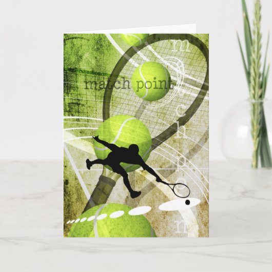 Match Point Junge spielt Tennisleere Karte (Vorderseite)