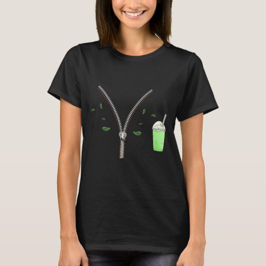 Matcha And Quarter Zips Meme Est 2025 Funny Gift M T-Shirt (Vorderseite)