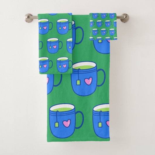 Matcha Green Tee in Blue Tasse Helles Muster Badhandtuch Set (Insitu)