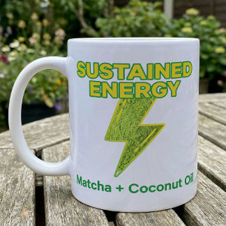 Matcha-Kokosöl-Rezept für anhaltende Energie Kaffeetasse
