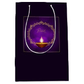 Matching Happy Diwali Lila Mittlere Geschenktüte (Vorderseite)