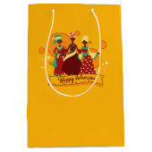 Matching Happy Kwanzaa 3 Ladys Yellow Mittlere Geschenktüte (Vorderseite)