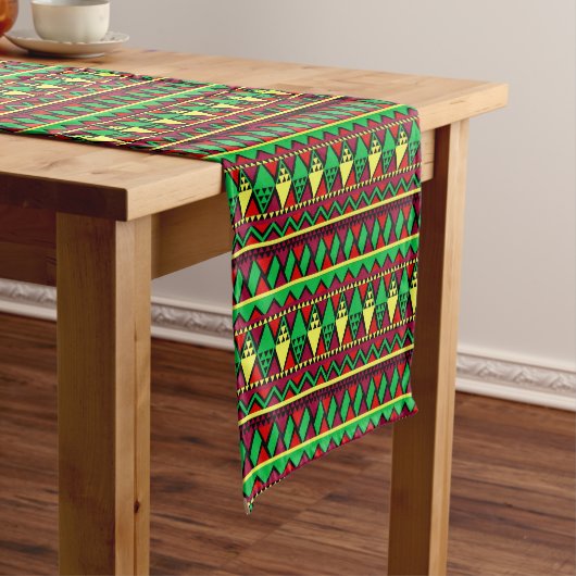Matching Kwanzaa Yellow Red Black Green Kurzer Tischläufer (Beispiel)
