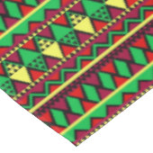 Matching Kwanzaa Yellow Red Black Green Large Tischdecke (Schrägansicht)