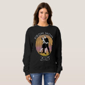 Matching Prom Moms School Dance Chaperone and Prom Sweatshirt (Vorne ganz)