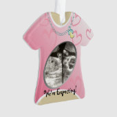 Maternity Shirt Pink Baby Ankündigung Ornament (Vorderseite)