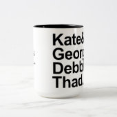 Math Detectives - Kate, George, Debbie und Thad Zweifarbige Tasse (Mittel)