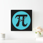 Math geek Pi symbol, blue on black Quadratische Wanduhr (Zuhause)