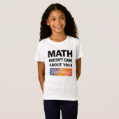 Mathe kümmert sich nicht um das Shirt von Mädchen (Vorne ganz)