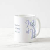 Matron der Ehre Blumenbrief Dusty Blue Custom Kaffeetasse (VorderseiteRechts)