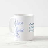 Matron der Ehre Blumenbrief Dusty Blue Custom Kaffeetasse (Vorderseite Links)