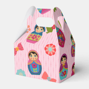 Matryoshka Russische Dollar rosa Hintergrund Geschenkschachtel