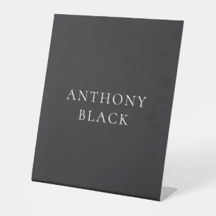 Matt schwarzes minimalistisches elegantes klassisc sockelschild