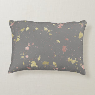 Matte Gold und Rose Gold Flakes Warmes Dunkles Gra Dekokissen
