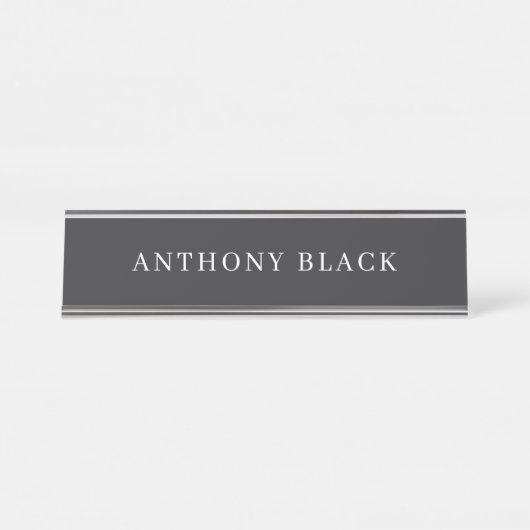 Mattes Schwarz Minimalist Einfach Elegant Klassisc Schreibtischnamensplakette (Vorderseite )