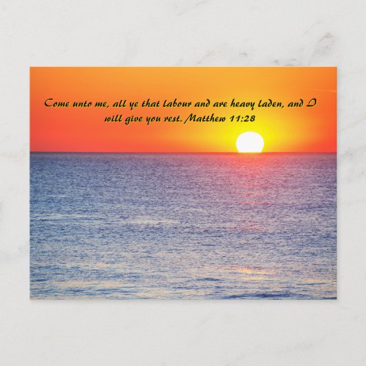 Matthew 11:28 Roter Sonnenuntergang im Ozean bald  Postkarte (Vorderseite)