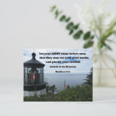 Matthew 5:16 Ließ dein Licht vor den Männern. Postkarte (Stehend Vorderseite)