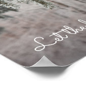 Mattierte Äste und ein schneebedeckter Wald Poster (Ecke)