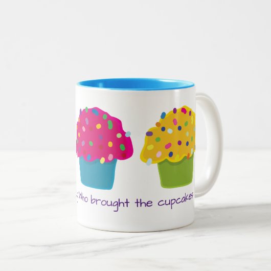 Mattierte Cupcakes Regenbogen Sprinkle Whimsisches Zweifarbige Tasse (VorderseiteRechts)