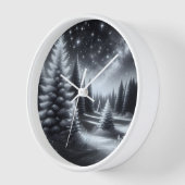 Mattierte Kiefernbäume im Winter Uhr (Winkel)