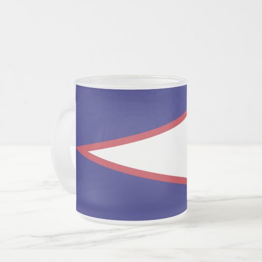 Mattierte kleine Tasse aus Glas mit amerikanischer (Vorderseite Links)