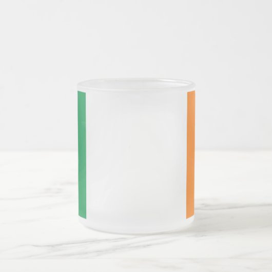 Mattierte kleine Tasse aus Glas mit irischer Flagg (Mittel)