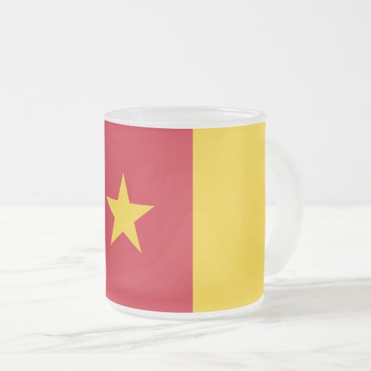 Mattierte kleine Tasse aus Glas mit Kamerun-Flagge (VorderseiteRechts)