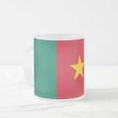 Mattierte kleine Tasse aus Glas mit Kamerun-Flagge (Vorderseite Links)