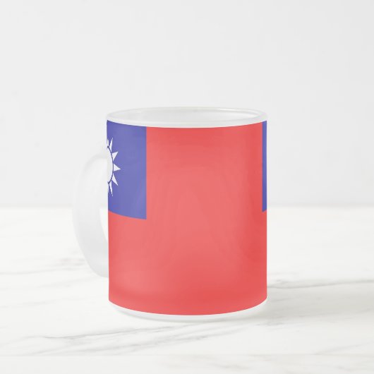 Mattierte kleine Tasse aus Glas mit taiwanischer F (Vorderseite Links)