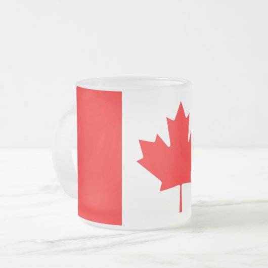 Mattierte kleine Tasse mit kanadischer Flagge (Vorderseite Links)