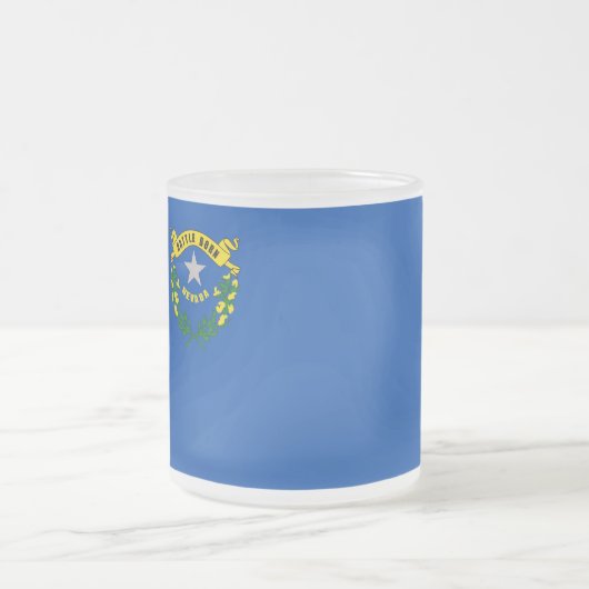 Mattierte kleine Tasse mit Nevada-Fahne (Mittel)