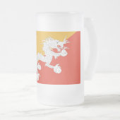 Mattierte Tasse aus Glas mit bhutanischer Flagge (VorderseiteRechts)