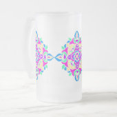 Mattierte Tasse aus Glas mit Rangoli-Muster (Vorderseite Links)
