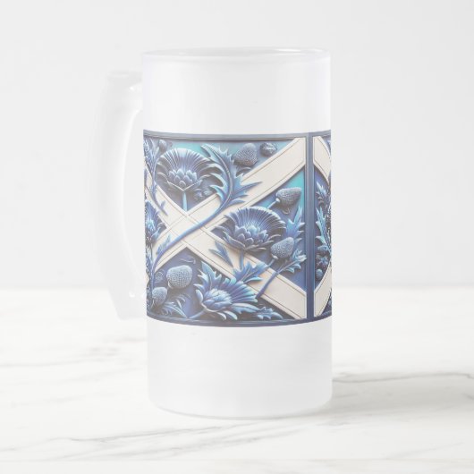 Mattierte Tasse aus Glas mit schottischem Thistles (Vorderseite Links)