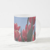 Mattierte Tasse aus Rotweiße Tulips (VorderseiteRechts)