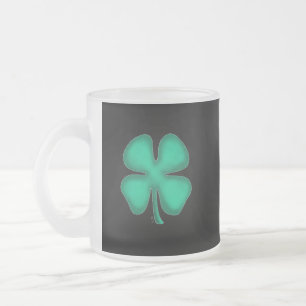 Mattierte Tasse aus schwarzirischem Glas